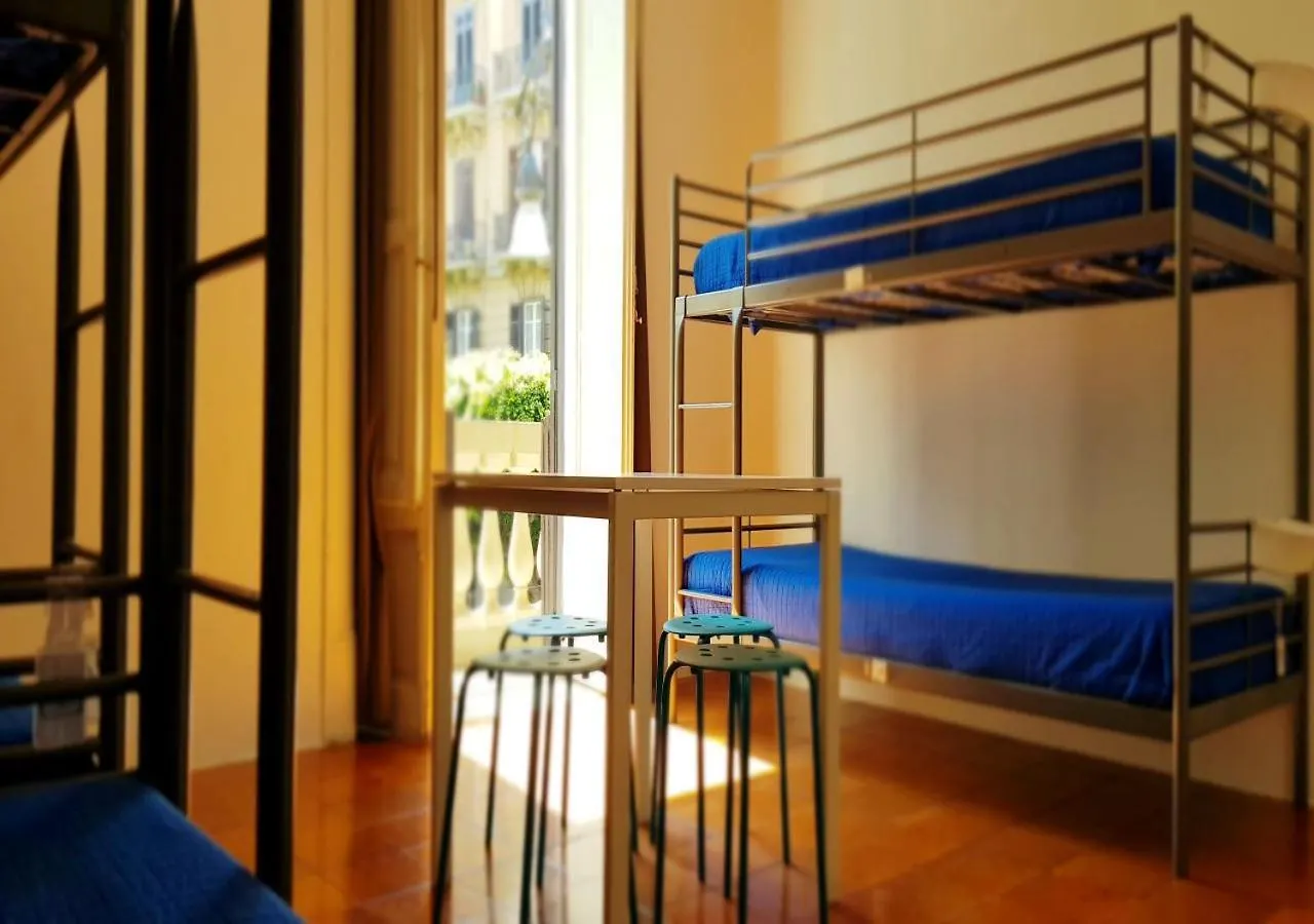 A Casa Di Amici Hostel Παλέρμο 0*,