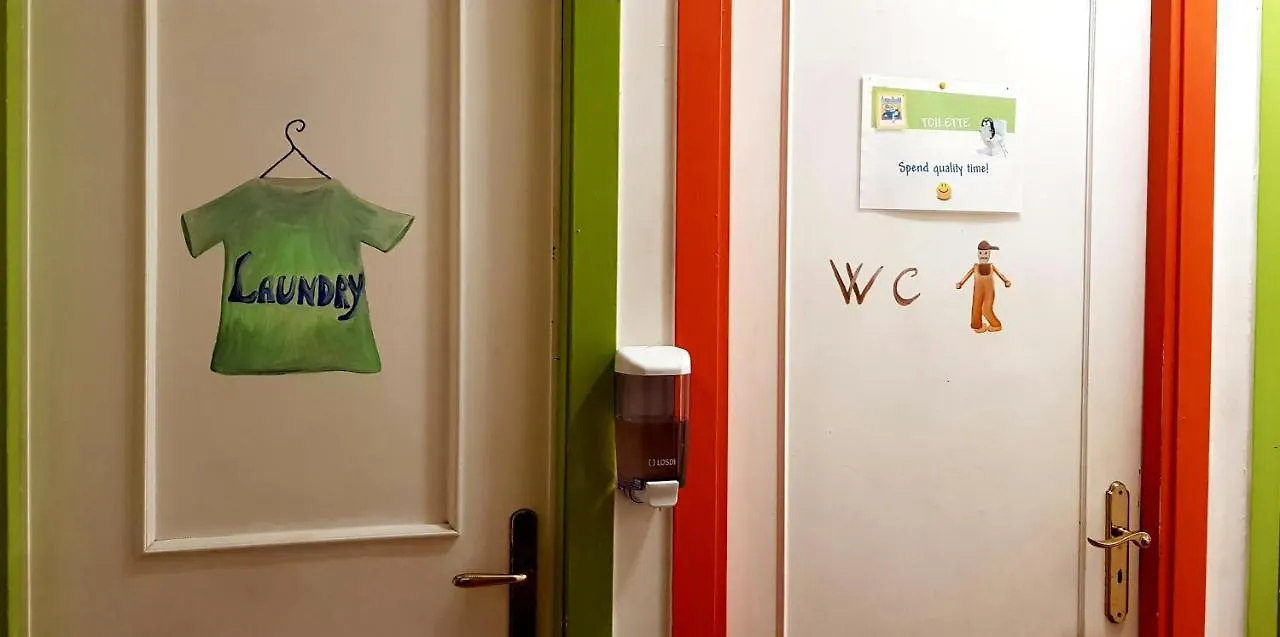 A Casa Di Amici Hostel Palermo 0*,  Italy