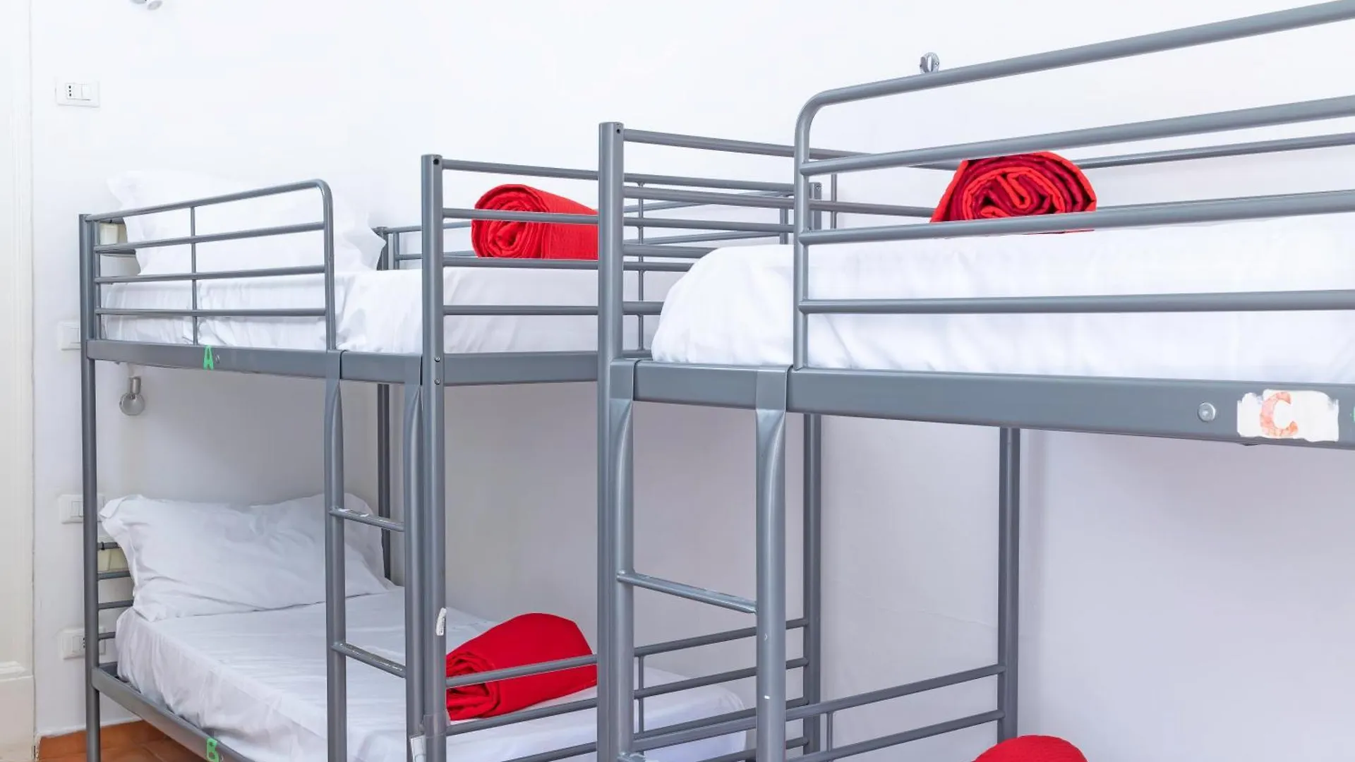 Albergue A Pousada A Casa Di Amici Palermo